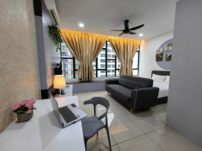 Mount Austin Homestay,1-4 Pax, 5 mins to IKEA TOPPEN AEON Tebrau HSA FREE WIFI and NETFLIX